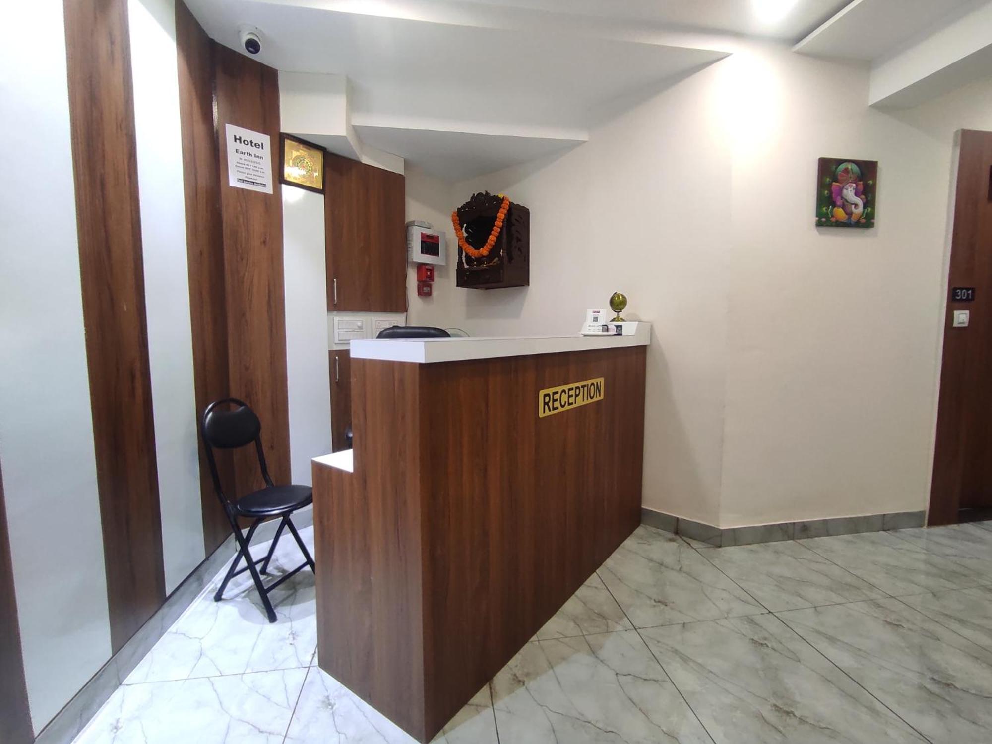 Hotel Earth Inn, Subhash Bridge, Rto Circle, Ahmadábád Kültér fotó