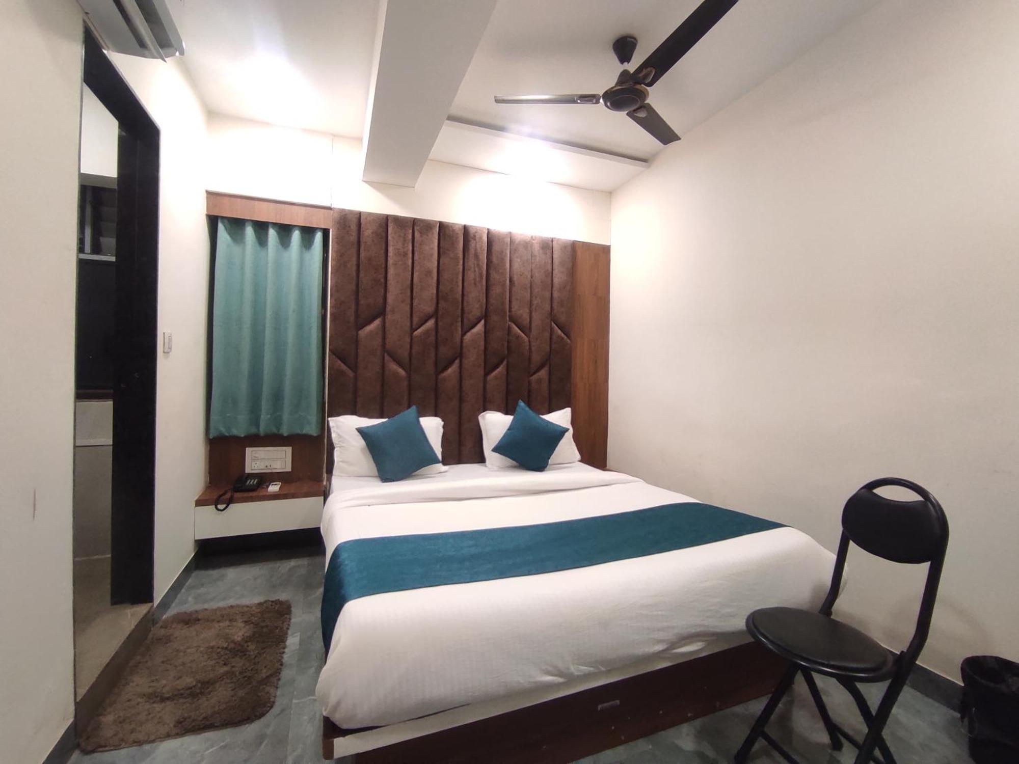 Hotel Earth Inn, Subhash Bridge, Rto Circle, Ahmadábád Kültér fotó